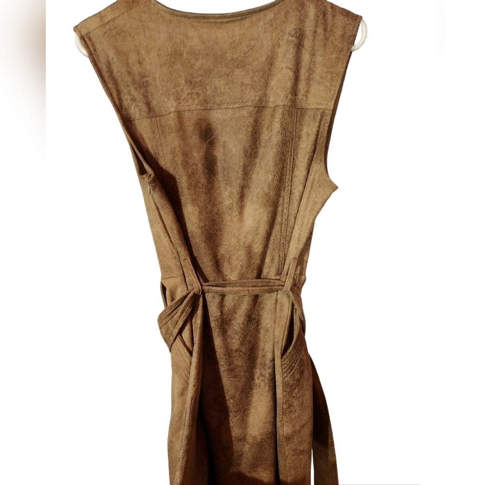 2/22$ Dress Le chateau Medium - Picture 4 of 5